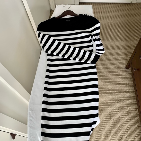 🇫🇷Feeling French? Sleek Bardot Dress Euc! - Picture 6 of 6